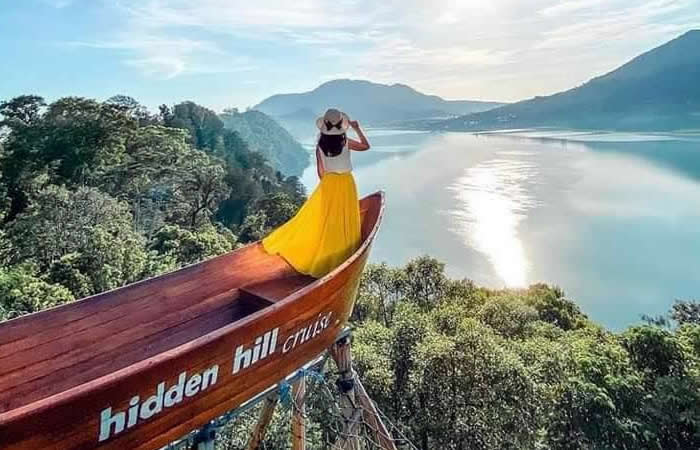 About Airport Bali Transfer provide Ngurah Rai Airport Denpasar (DPS) Bali pick-up or drop-off services, along with reliable inter-hotel shuttle to all destinations, private car or van rental with driver including Toyota Avanza 5-seater car, Toyota Innova 6-seater car, and Toyota Hiace 14-seater van.